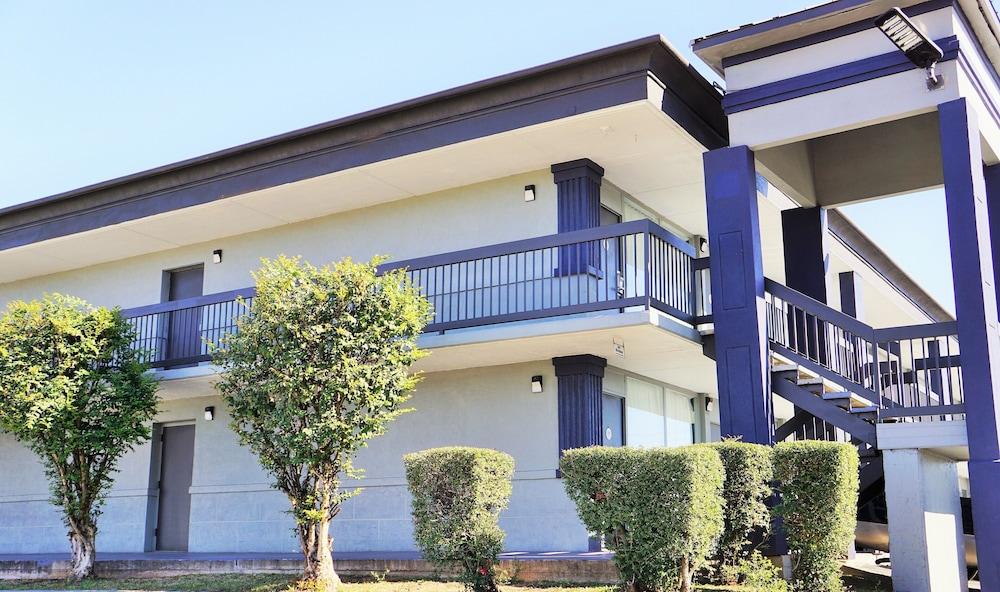 Hotel Elev8 Conroe Exterior foto